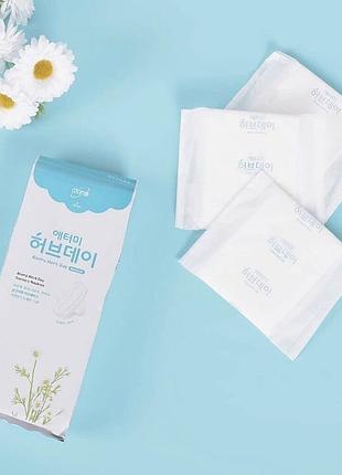 Ежедневные гигиенические прокладки с экстрактами трав атоми корея. 1 пачка -20 штук.