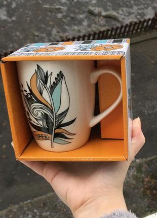 Чашка кружка белая с принтом рисунком листьями в подарочной коробке упаковке подарочная на подарок6 фото