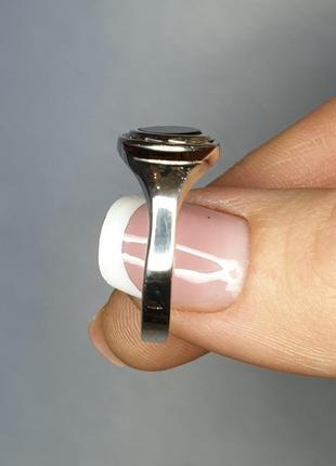 Кольцо серебряное с ониксом "фауст" 21 3,85 г