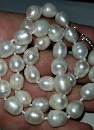 Намисто з білих перлів рис