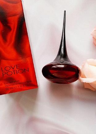 Парфумована вода love potion
