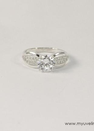Серебряное кольцо с цирконом
