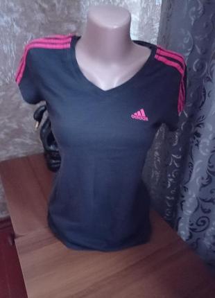 Футболка жіноча adidas