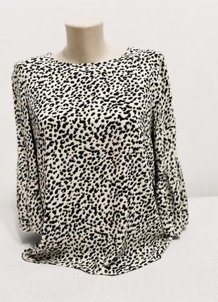 Класна фірмова блузка в звіриний принт!