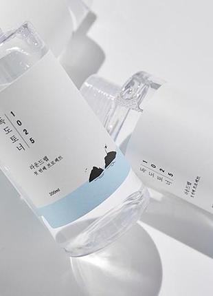 Зволожуючий тонер з ефектом пілінгу round lab 1025 dokdo toner 200 ml5 фото