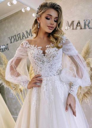 Весільна сукня без шлейфу