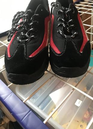 Кросовки теплі! 38 розмір підійде на широку ногу!