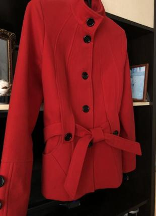 Червоне пальто2 фото