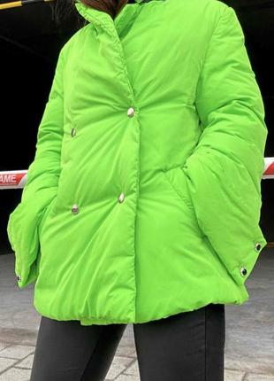 Шикарный яркий пуховик khrisjoy зеленого цвета в наличии