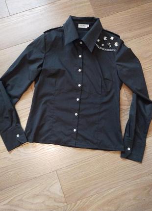 Стильна чорна рубашка з камінцями6 фото