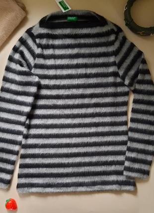 Светр джемпер мєховушка з вирізом човником benetton