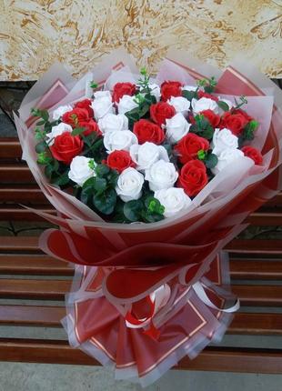 Серцевидна мильна троянда червона для створення розкішних нев'янучих букетів і композицій з мила2 фото