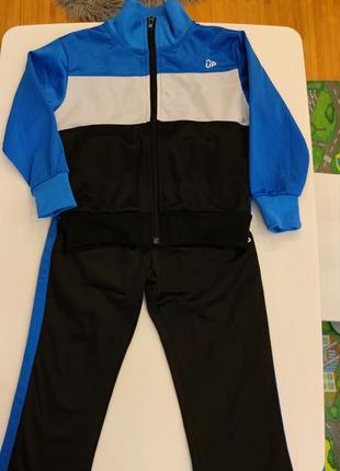 Спортивний костюм
