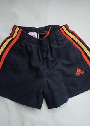 Спортивные шорты adidas. дитячі шорти.