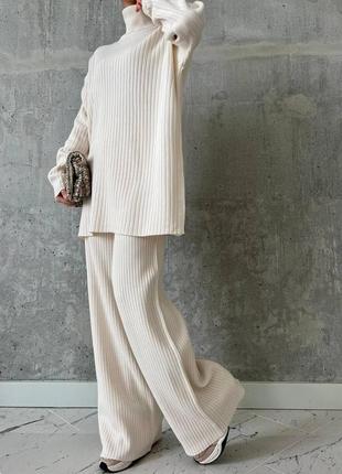 Жіночий костюм