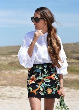 Крута спідниця з вишивкою