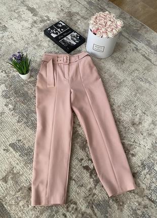 Штани з поясом та декоративними швами