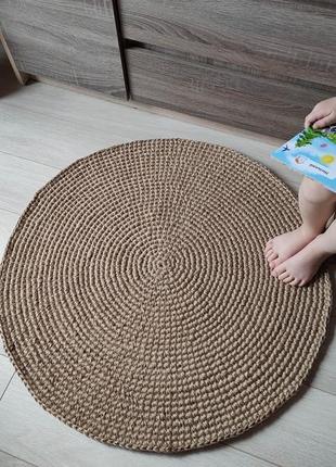 Круглий джутовий килим ручної роботи. плетений килимок.1 фото