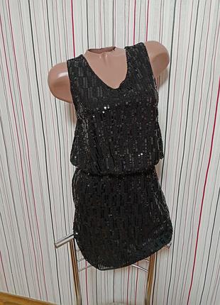 Нарядное платье в пайетках