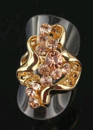 🏵гарне цікаве кільце в стразах, 18 р., нове!!! арт.9287