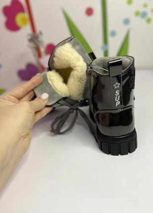 Зимові черевички для дівчинки