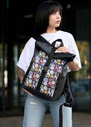 Жіночий рюкзак ролл чорний з принтом жираф6 фото