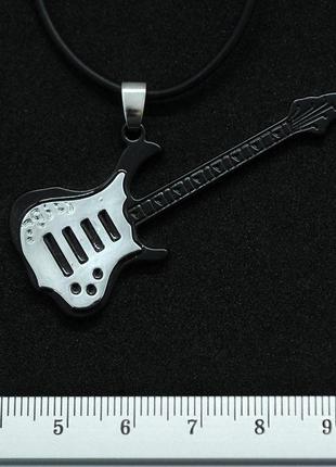 Кулон гитара черная со стальной накладкой (rw-023)