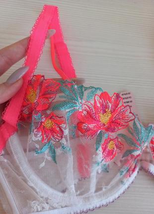 Бюстгальтер