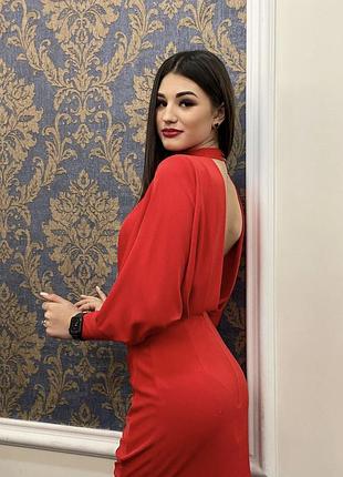 Платье с открытой спиной
