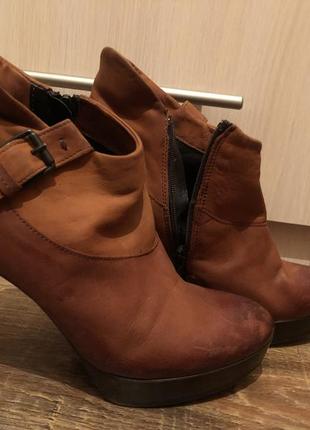 Стильные кожаные коричневые ботильоны 38р ботинки