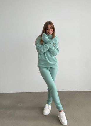 Спортивный костюм с варежками