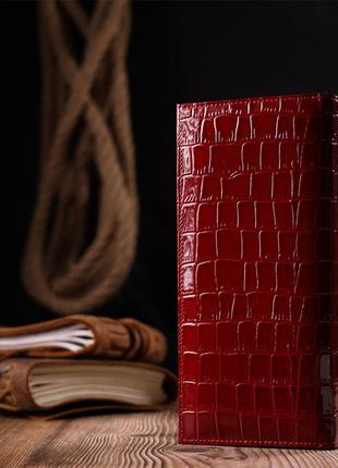Лакированный женский горизонтальный кошелек из натуральной кожи под крокодила karya 21100 красный9 фото