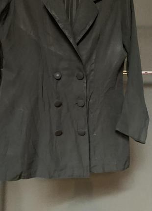 Стильний піджак з цікавою гіпюровою спинкою !