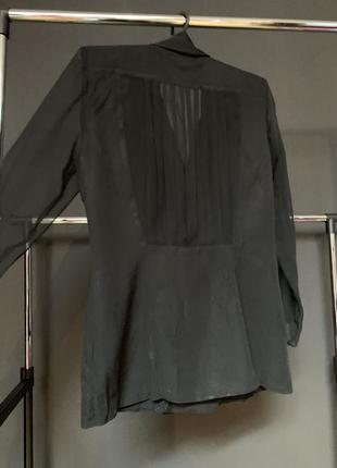 Стильний піджак з цікавою гіпюровою спинкою !