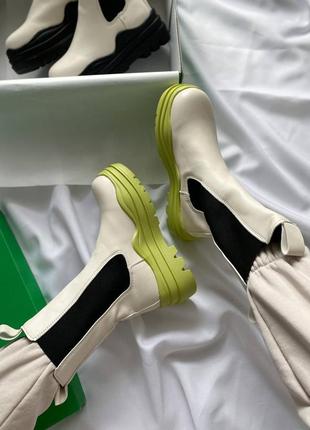 Bottega veneta green ivory beige популярные массивные ботинки ботега бежевые беж молочные кремовые салатовая подошва деми весна осень на флисе сапоги5 фото