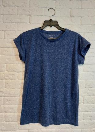 Фирменная футболка