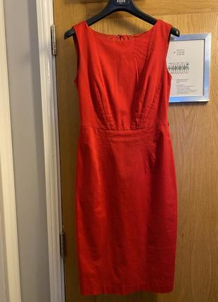 Червоне класичне плаття