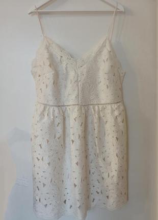 Мереживна сукня з v-подібним вирізом6 фото