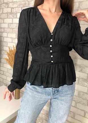 Блуза с объёмными рукавами