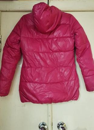 Малиновая курточка зимняя куртка длинная яркая куртка на зиму.4 фото