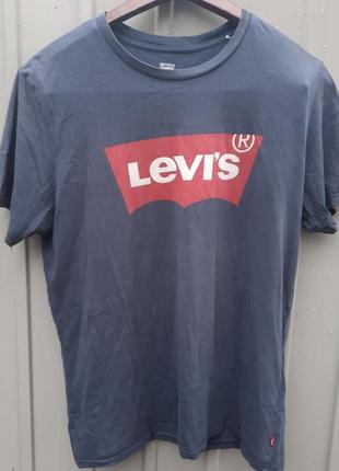 Чоловіча футболка levi's.