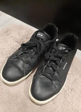 Кросівки чорні
