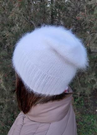 Біла ангорова шапка, жіноча в'язана шапка люксова ангорова шапка, ручна робота