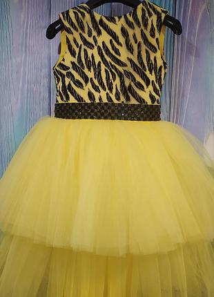 Яркое нарядное пышное платье для девочки