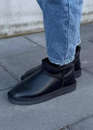 Уггі ultra mini black leather