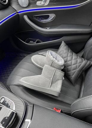 Уггі 
mini 6