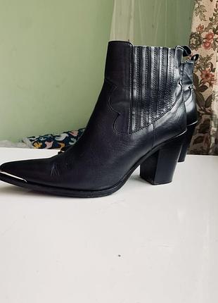 Шкіряні чобітки (zara)