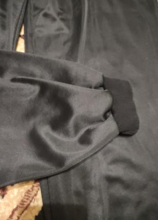 Фірмові спортивні штани на байці 134-140 чорні з малиновим штани утеплені3 фото