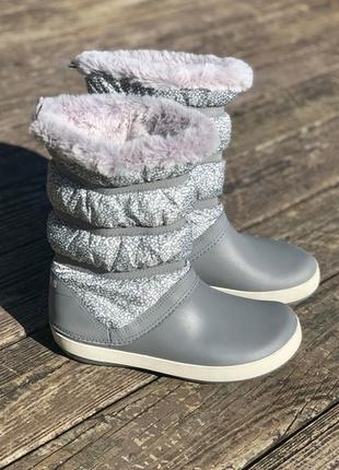 Зимние сапоги  женские серые crocs crocband winter boot dots/smoke1 фото