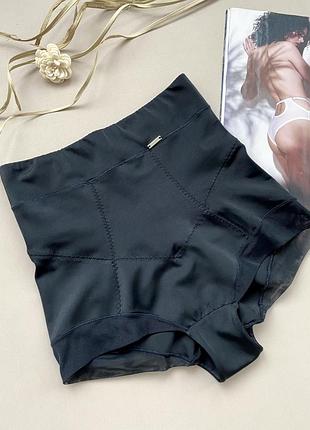 Чорні формуючі трусики корекція